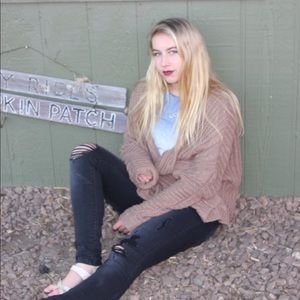 American Eagle brown sweater